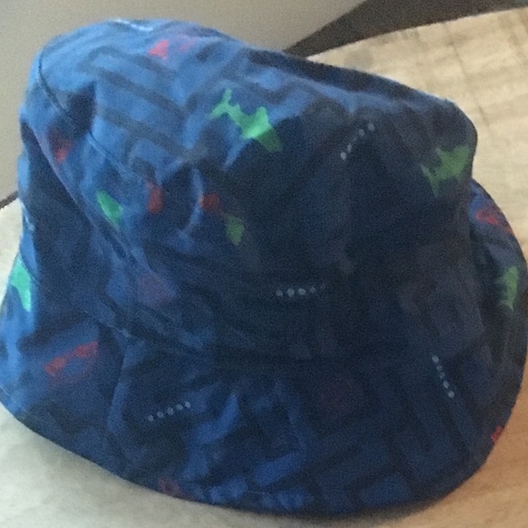 2 swimsuits and a summer hat - Picture 4 of 4